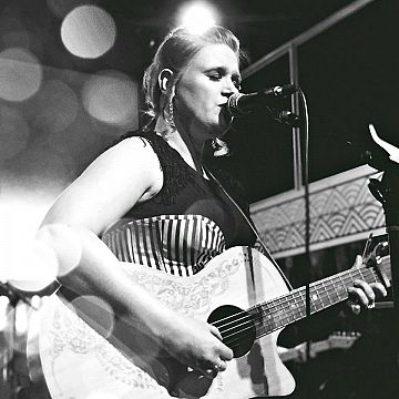 Tanglewood Rose